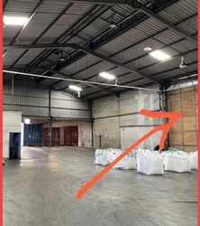 Gul Avenue (D22), Warehouse #460633731